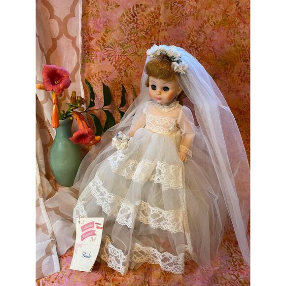 Vintage Madame Alexander Doll Bride Strawberry Blonde 14" Box & Tag #1565 1973 - Picture 2 of 6